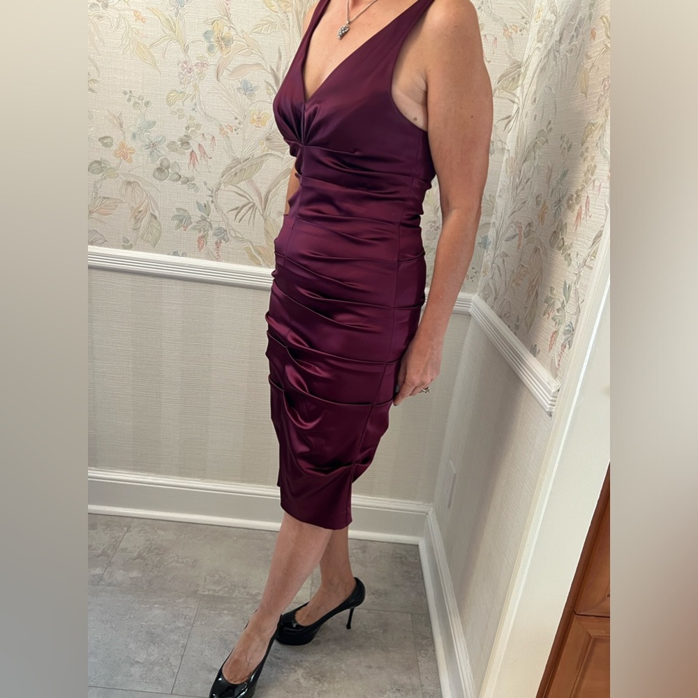 Kay Unger Body-con cocktail dress. Size 12